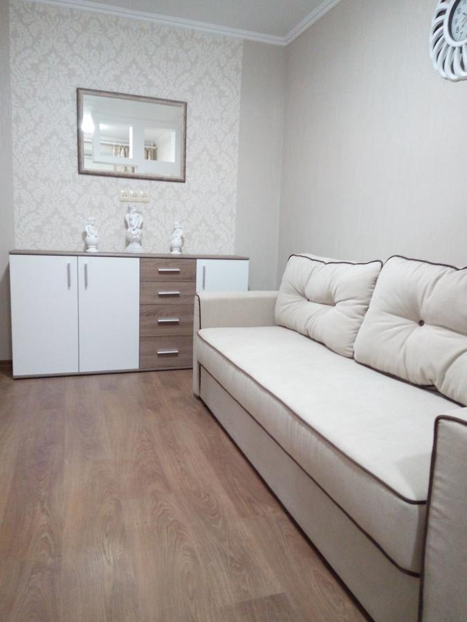 Two-Bedroom Apartment In The Center Khmelʼnytsʼkyy Eksteriør billede